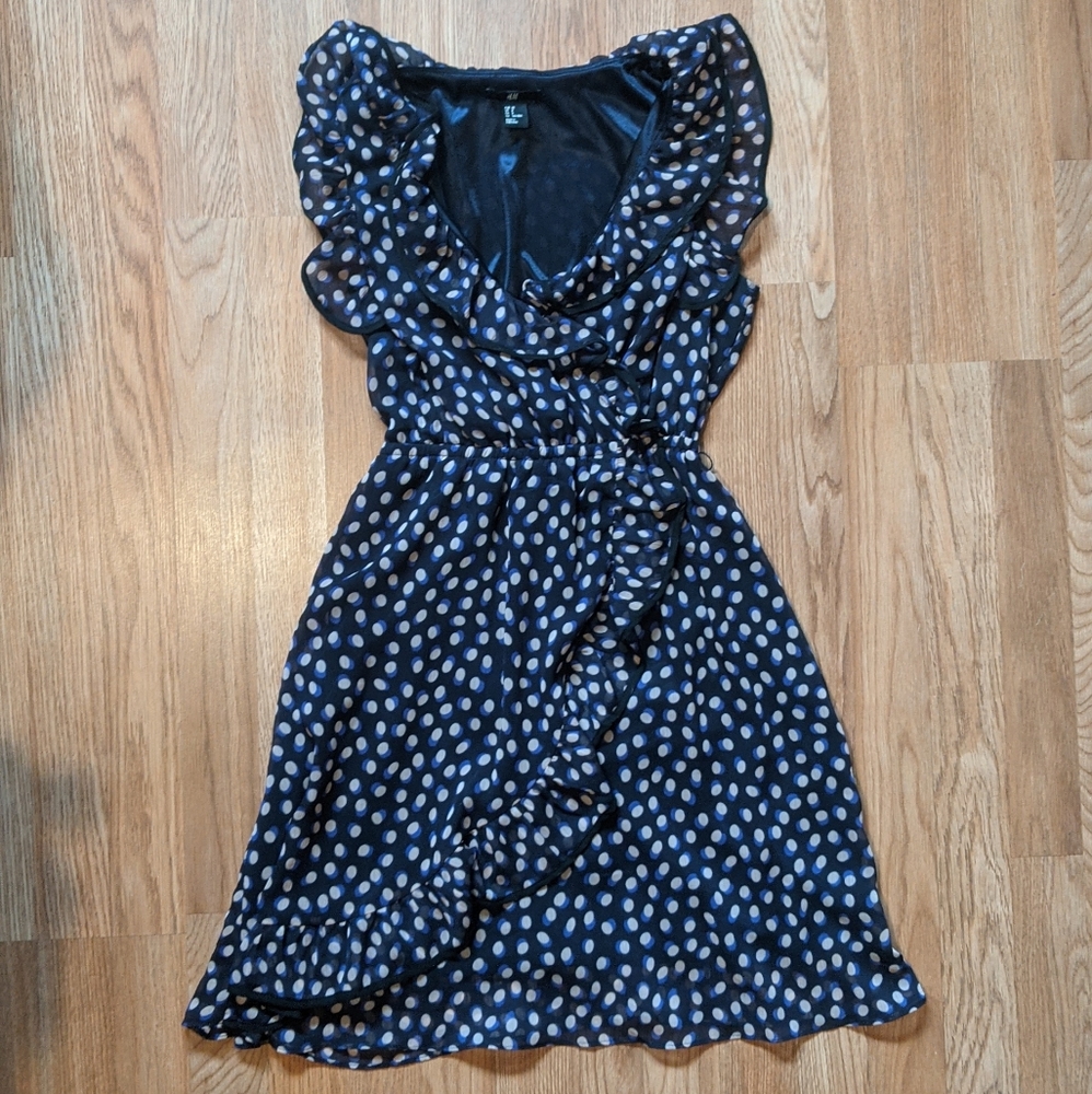 H&M Sweet Sleeveless Polka-dot Dress